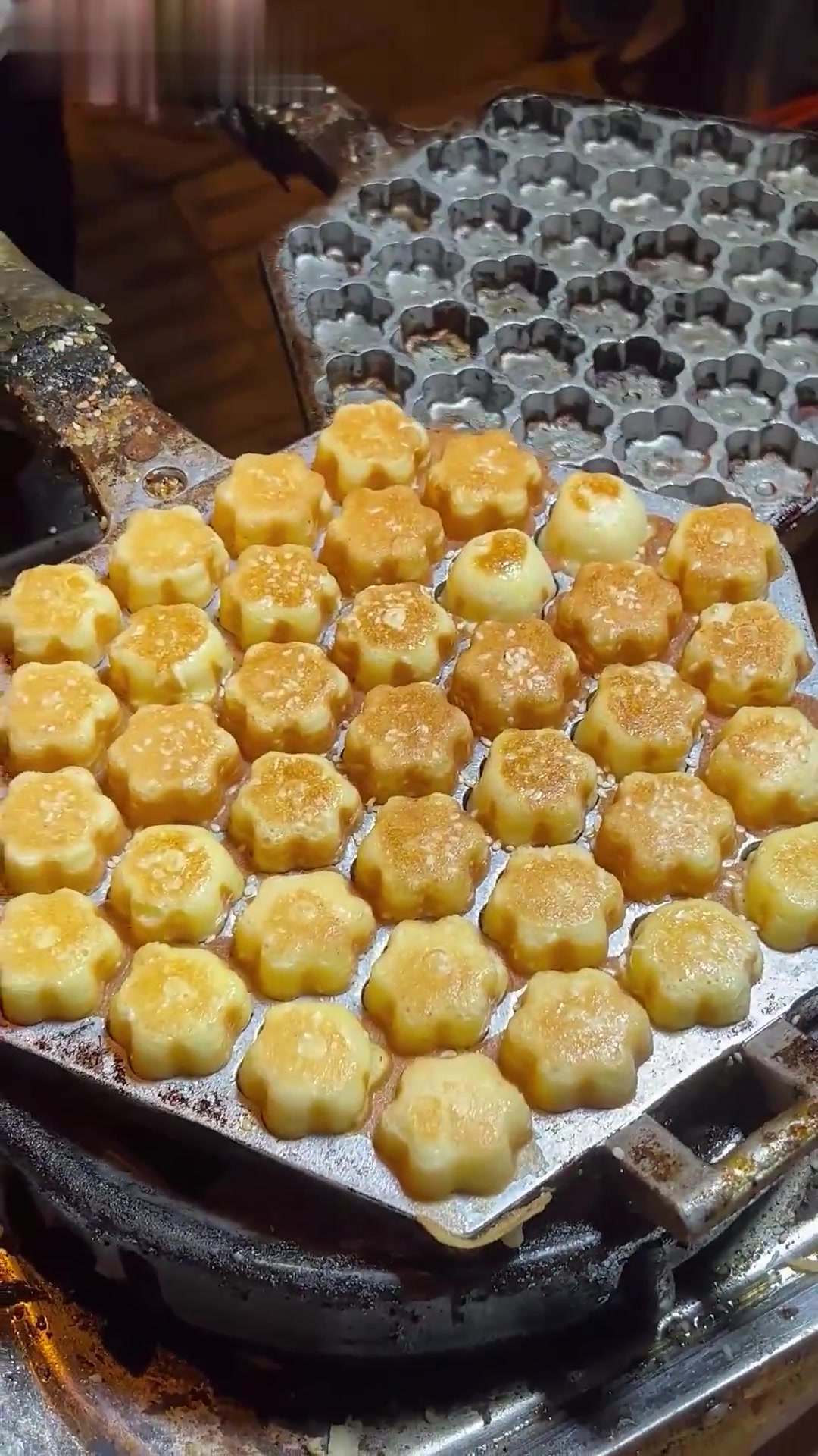 奶乎乎的梅花小蛋糕,又香又嫩!