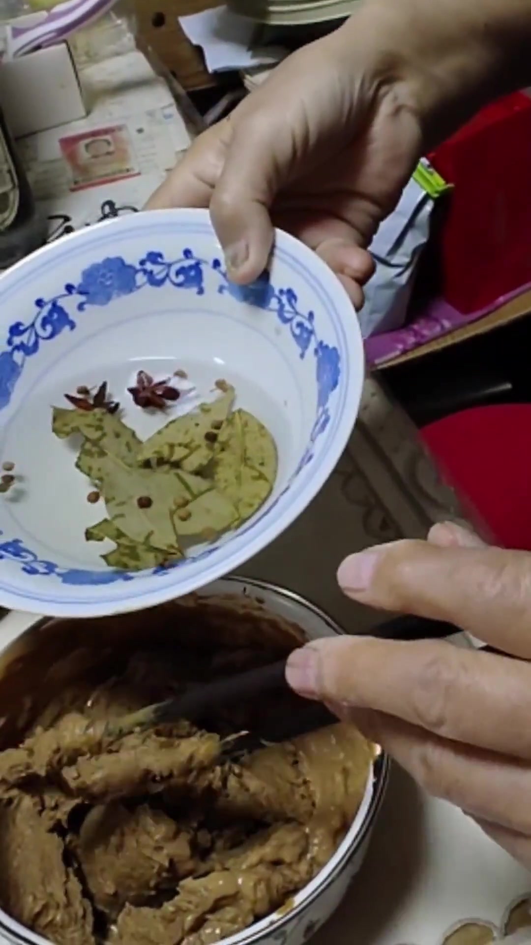 老北京人在家怎么吃涮羊肉，小料调制过程