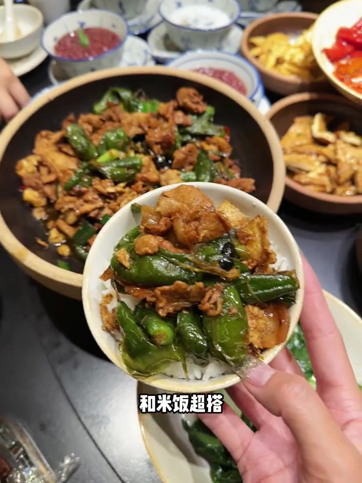 无锡也有常德钵钵菜啦，小钵子越炖越有味