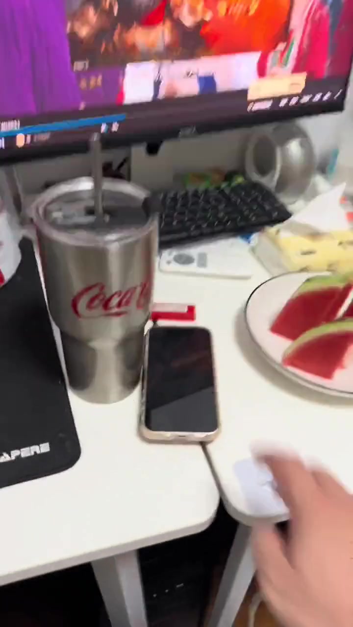 第一次给老婆买蛋糕，给她一个惊喜