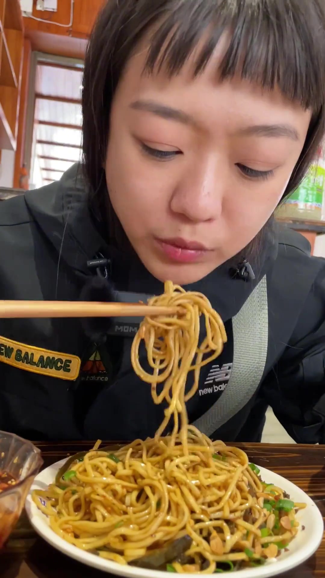 骑两小时机车来双河古镇吃川渝凉糕!