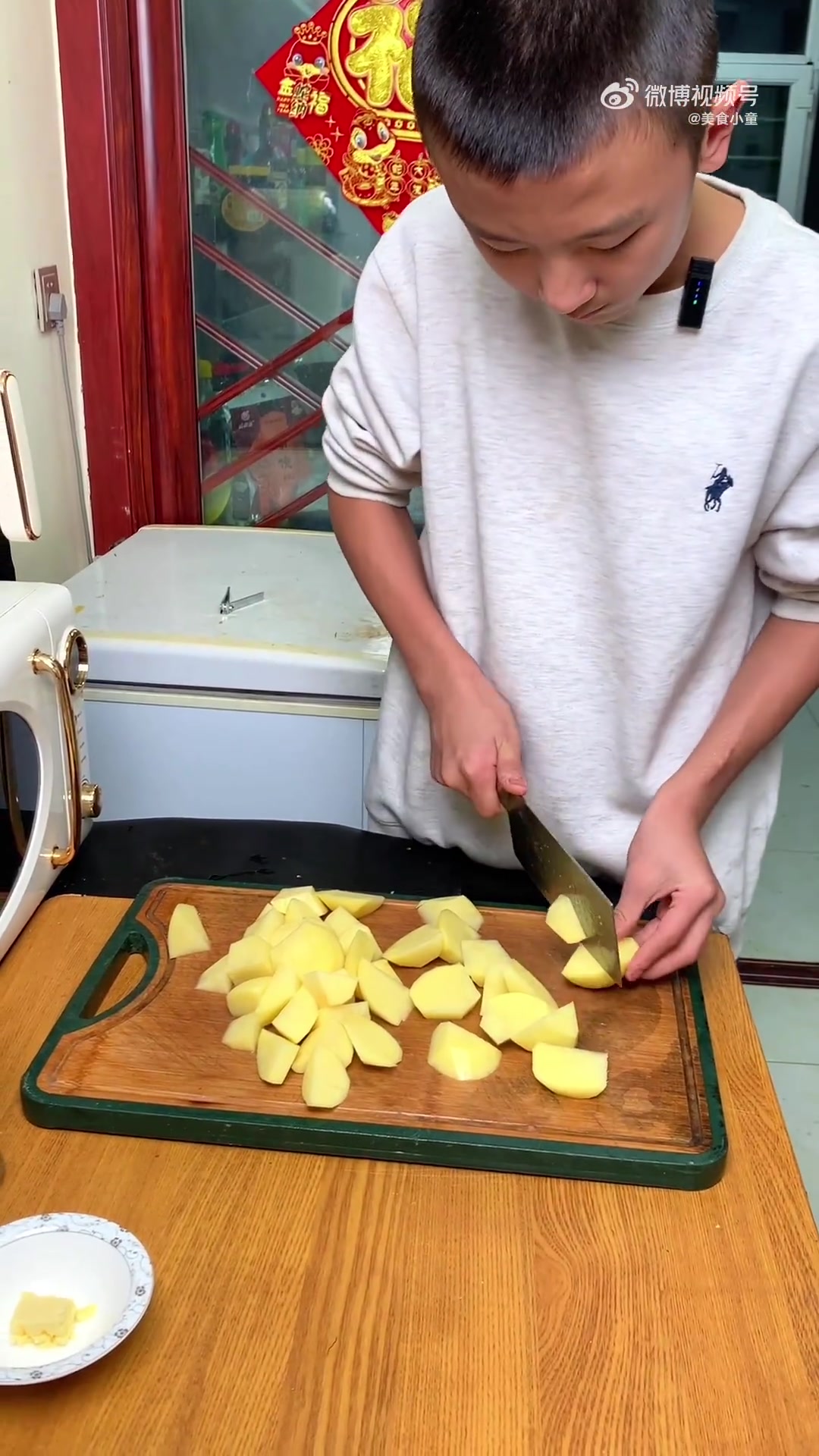 学校老师留得英语作业,土豆这种做法适合小朋友和爷爷奶奶吃,特别香在家做美食 美食教程 英语