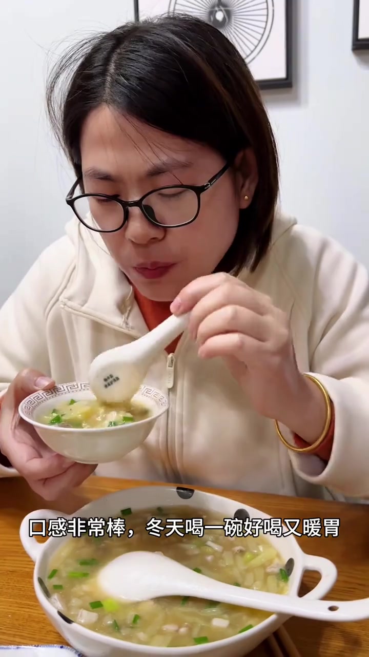 今天给儿媳妇做一道舟山特色菜土豆米鱼羹，鲜美好吃