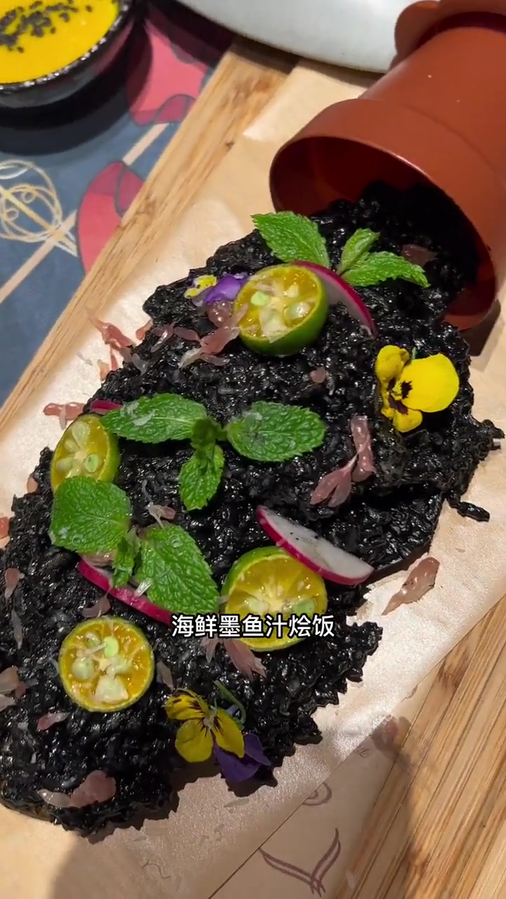 适合约会的餐厅，菜品好吃，种草了一家店，环境也好喜欢