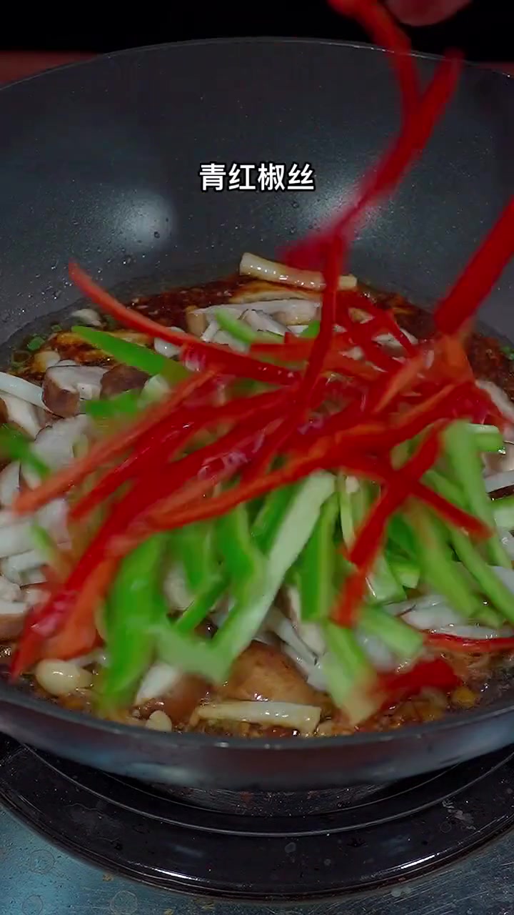 要是晚上不知道吃什么，那就做这道素炒双菇吧