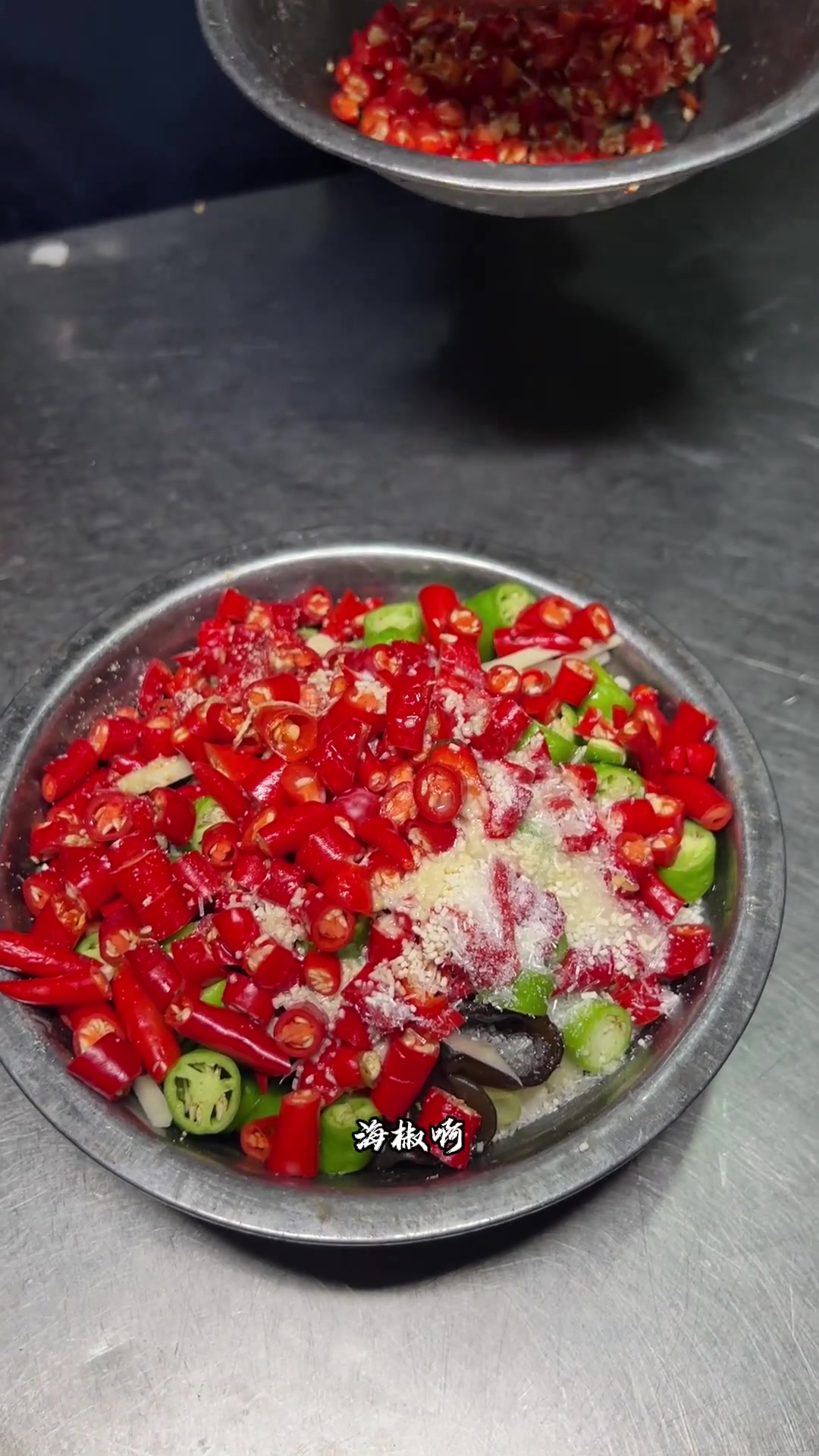 挑战川渝100道特色菜，尝尝小河帮川菜火爆腰花