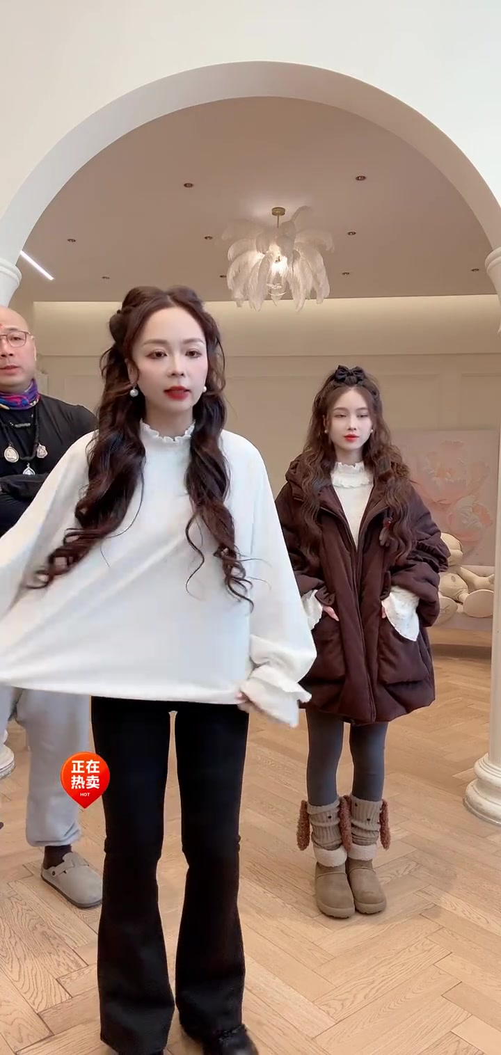 巧克力色让你温柔又甜美,Y4096夹棉灯芯绒外套,荷叶边设计拉链更显心意