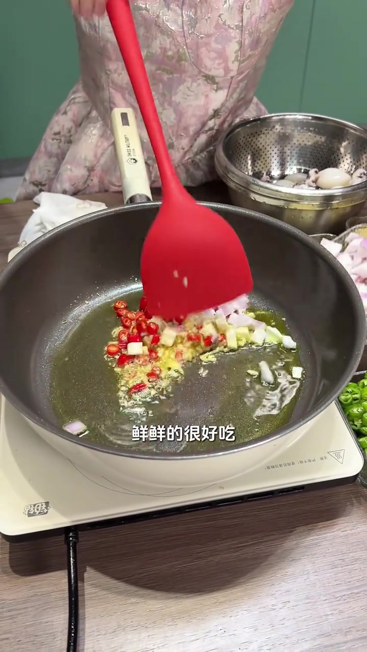 酸辣开胃下饭下酒的墨鱼仔快做起来