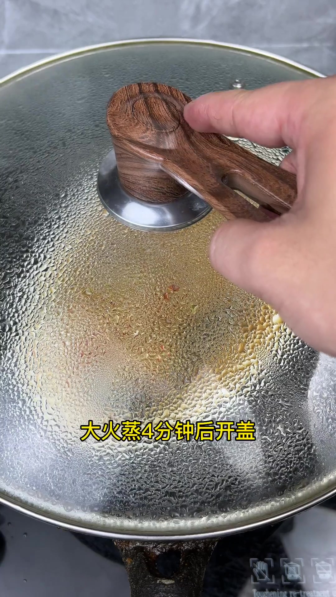 金针菇蒸生蚝,金针菇吸生蚝鲜甜,超好吃