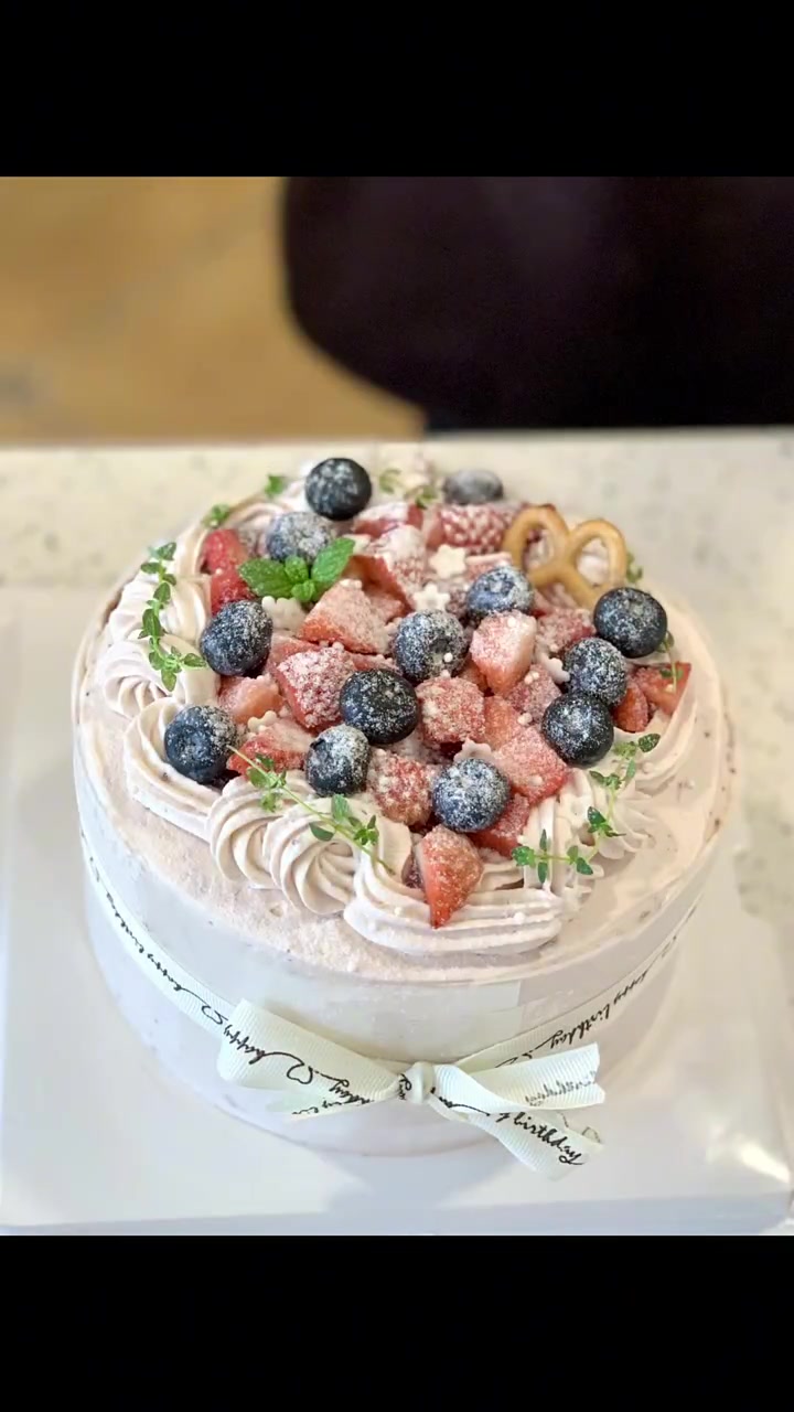 夏日莓果特调蛋糕。ins风高颜值生日蛋糕,初高中毕业学什么好就业