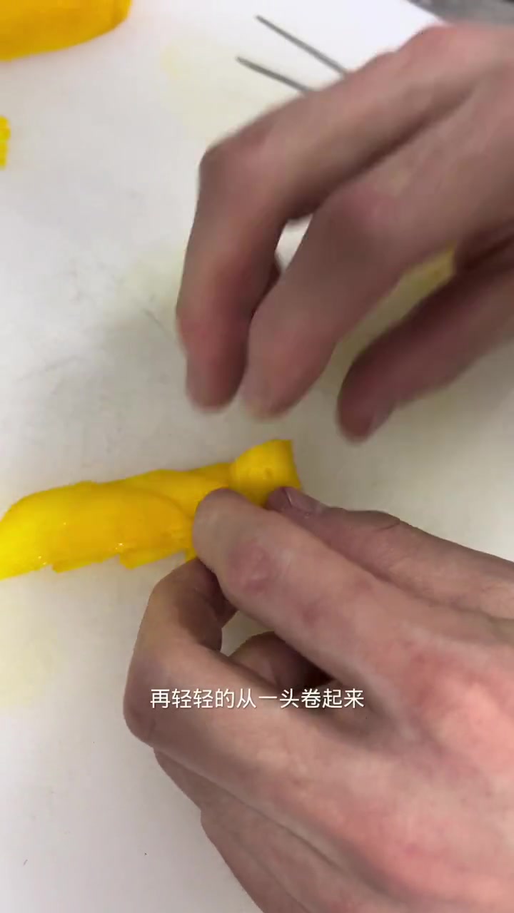 这道缤纷水果蔬菜沙拉