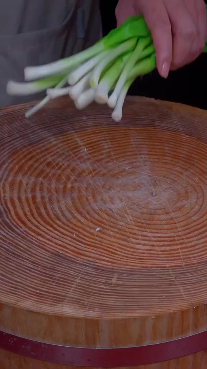 青蒜炒肉的做法，做法简单好吃又下饭