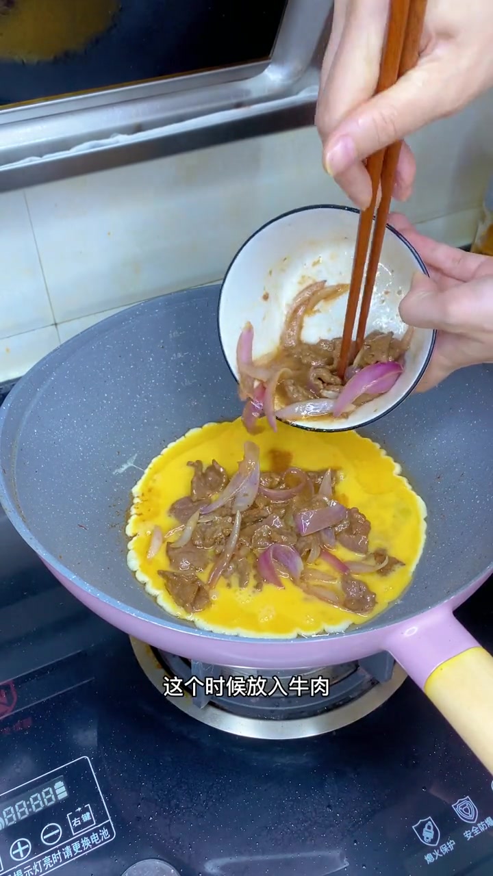 滑蛋牛肉盖饭巨巨好吃，看儿子的吃像就知道了