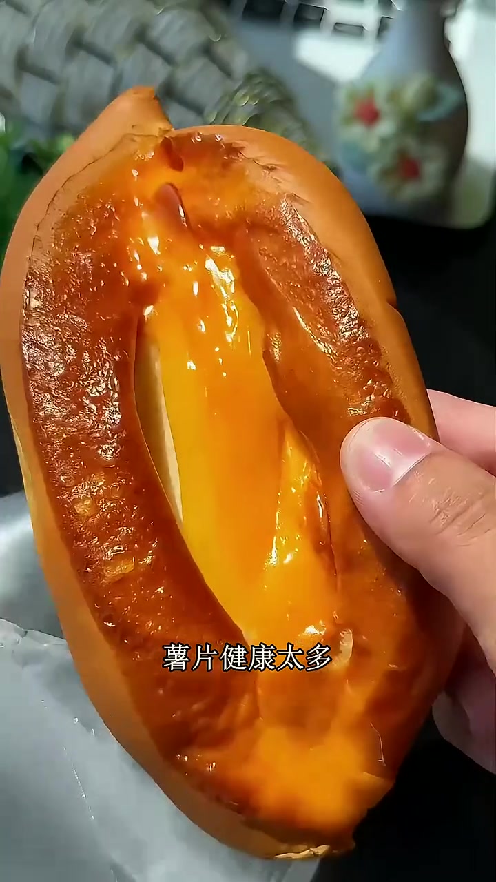 蓝莓桑葚乳酪岩烧厚乳蛋挞包面包超细腻!细腻软嫩,适合小孩!蓝莓桑葚蛋挞包 细腻面包
