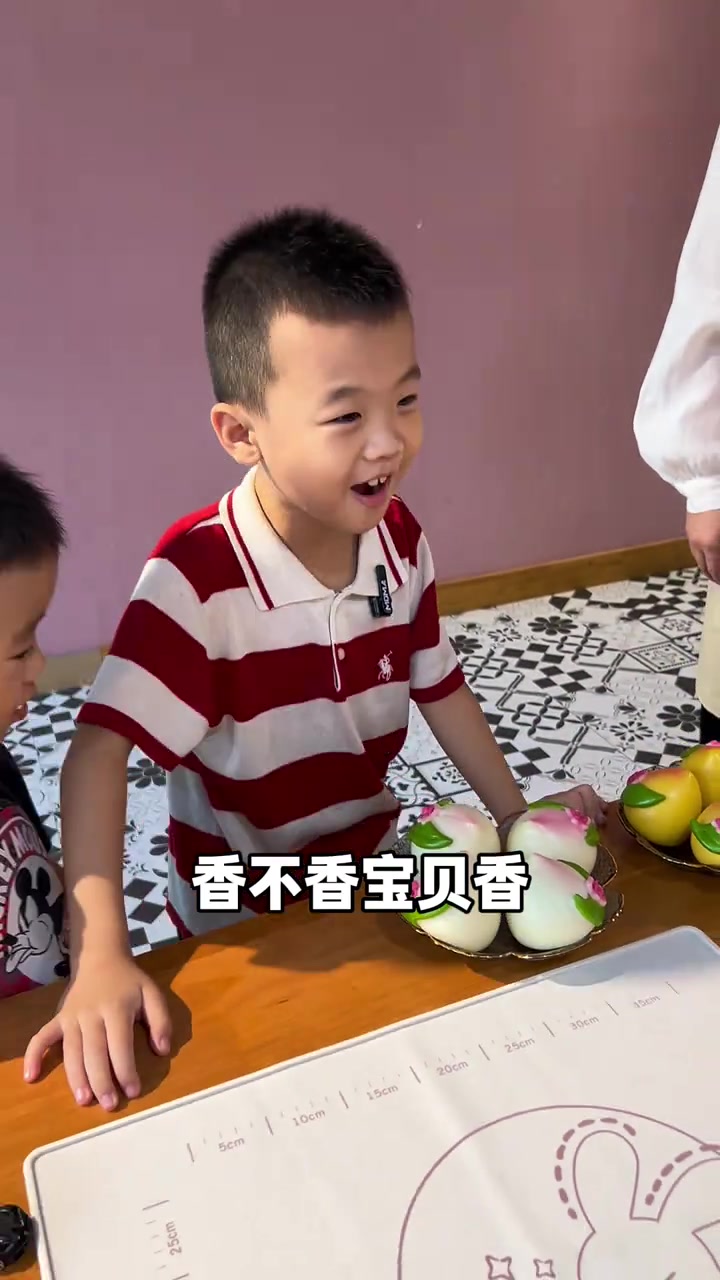 西山忙了一个月，闲下来第一时间陪陪孙子，给老妈选个生日蛋糕吧