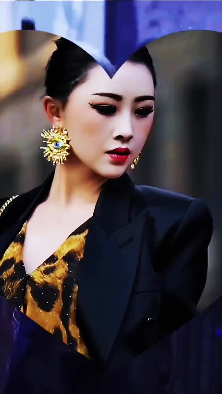 好想你能抱抱我呀