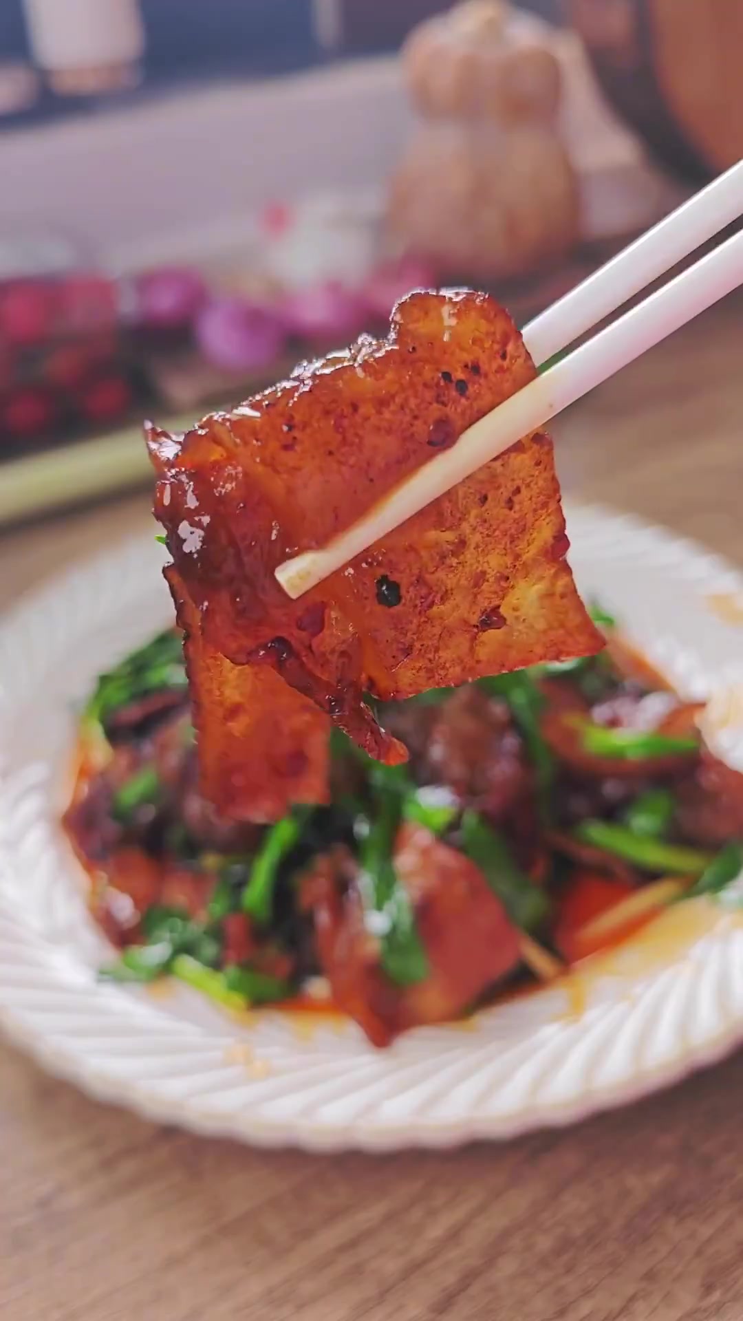 这才是回锅肉天花板!加一把它才好吃这才是回锅肉的天花板!加一把它才好吃。四川家常版苕皮回锅