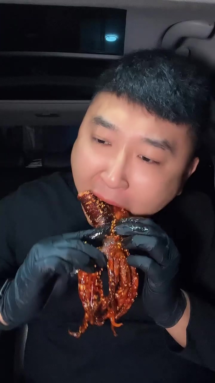 碳烤大鱿鱼脆嫩可口嘎嘎好吃