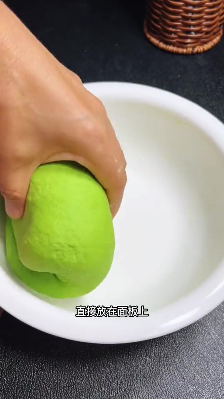 菠菜汁蒸馒头好看又好吃