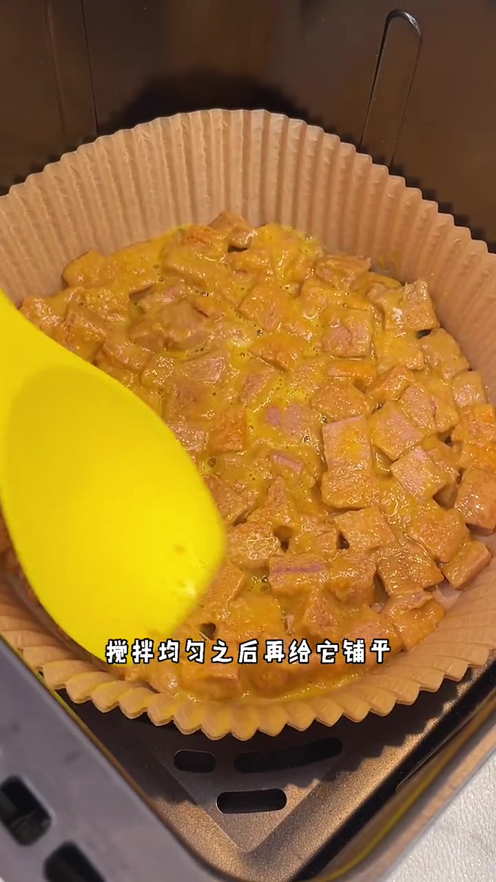 用空气炸锅做了水果披萨，香甜拉丝超好吃，关键是太简单了