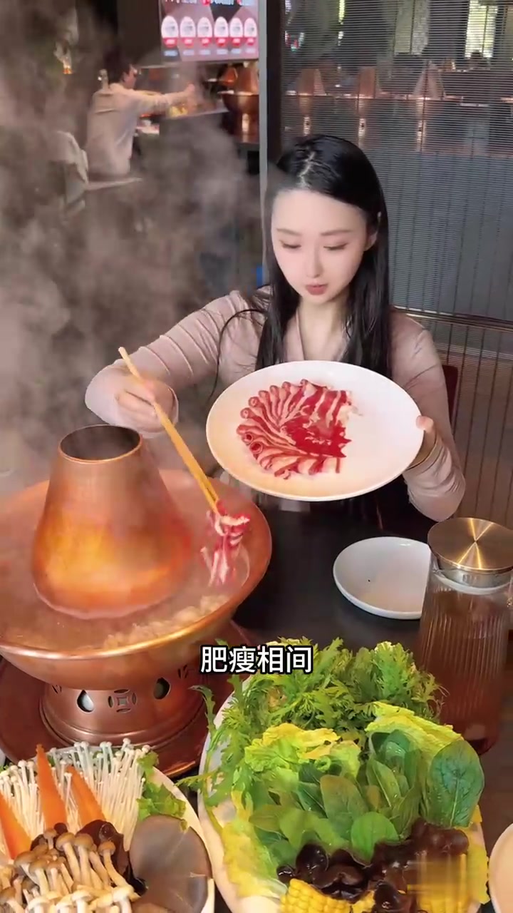 来北京一定要尝尝鸦儿李记铜锅涮肉！