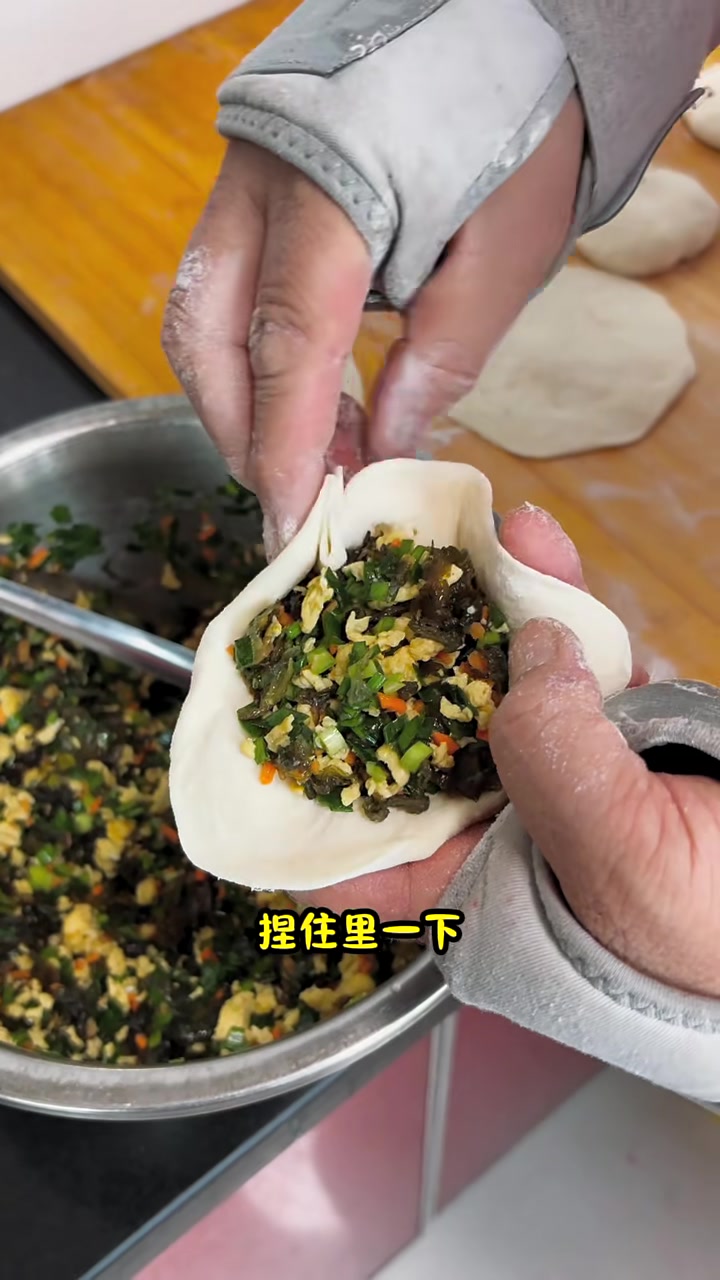 地皮菜素包子，嘎嘎香