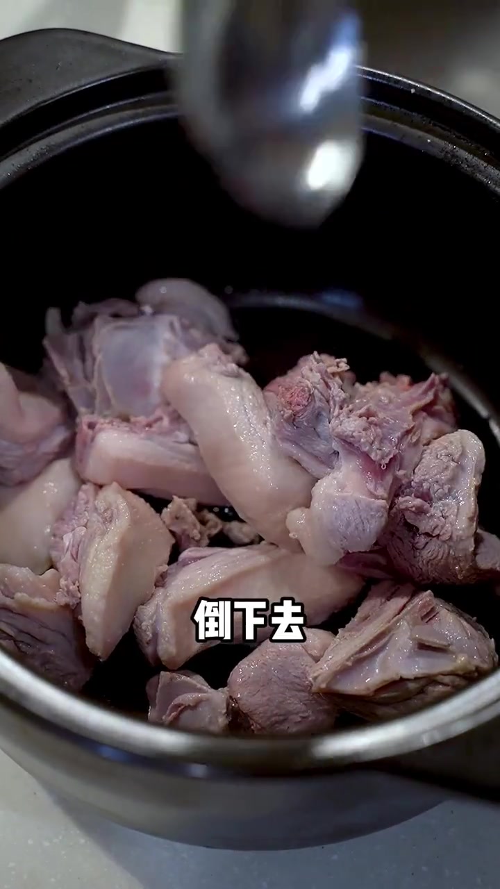 夏天消暑靓汤-冬瓜薏米老鸭汤