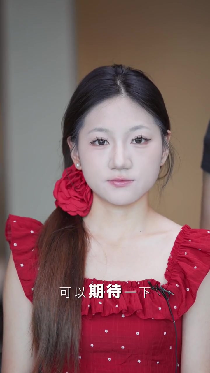 方圆脸眉形推荐，小姐姐最后选择了野生眉毛流感