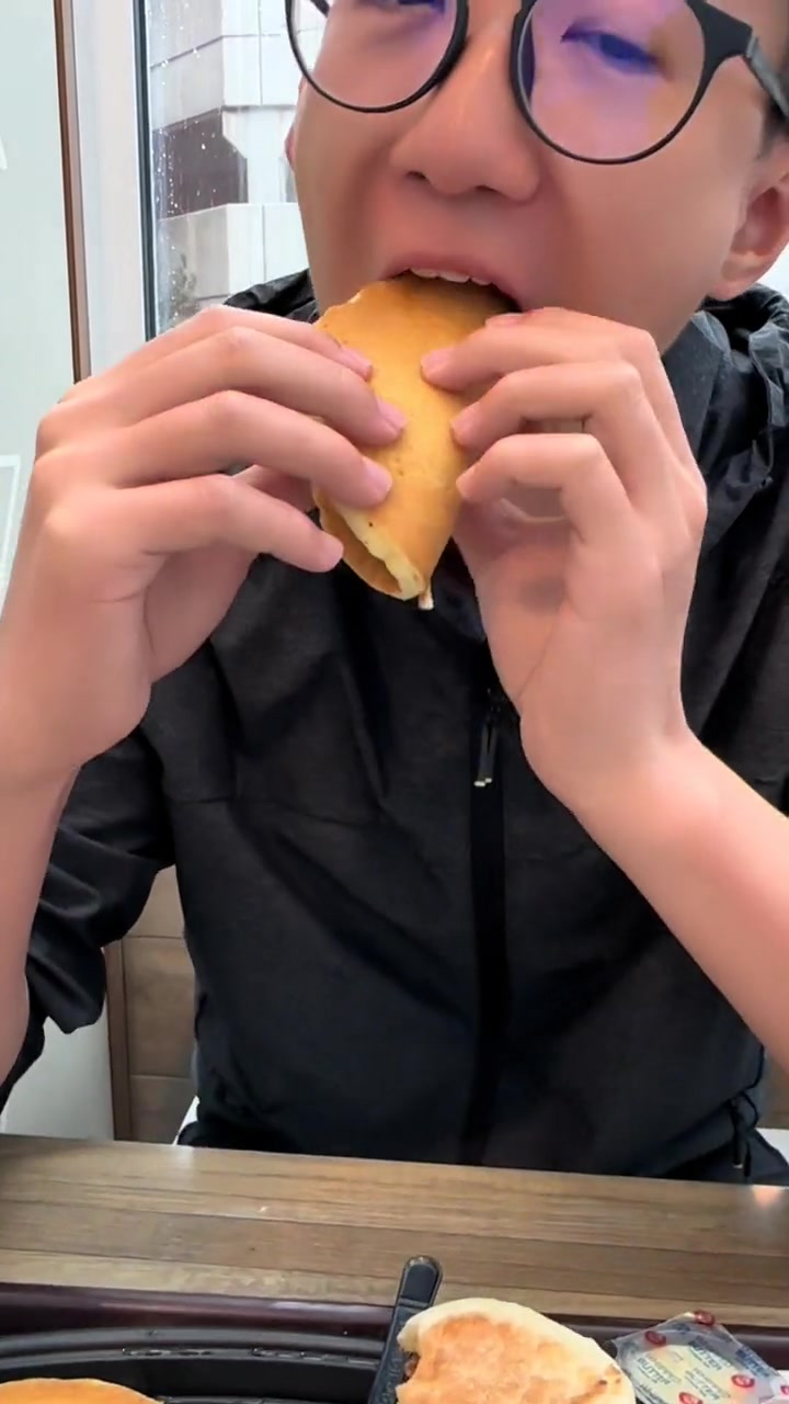 美国的美式麦当劳早餐，普通人真吃不完！