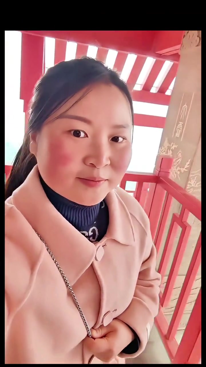 今天下午天公作美让我和姐妹一起爬我们达州标志性景观山