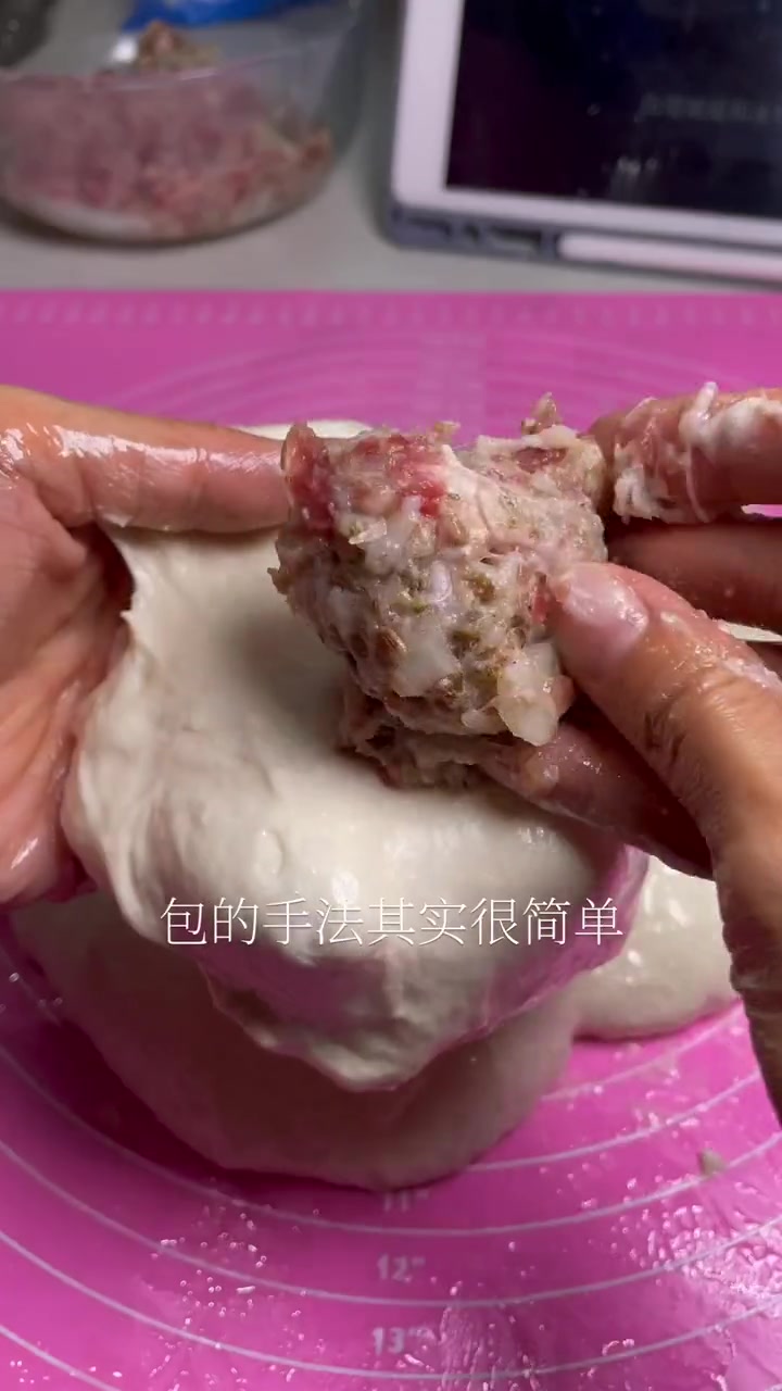 面食花样做法，牛肉饼，每一天都是限量版，所以我们的每一顿饭都是独一无二