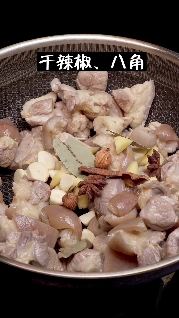 家人都爱吃的笋干菜炒肉，这样做好吃又下饭～