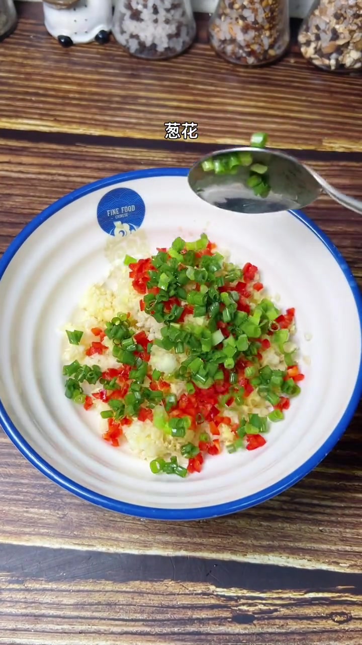 闽南特色蒜蓉蒸生蚝，香鲜美味做法简单，又好吃