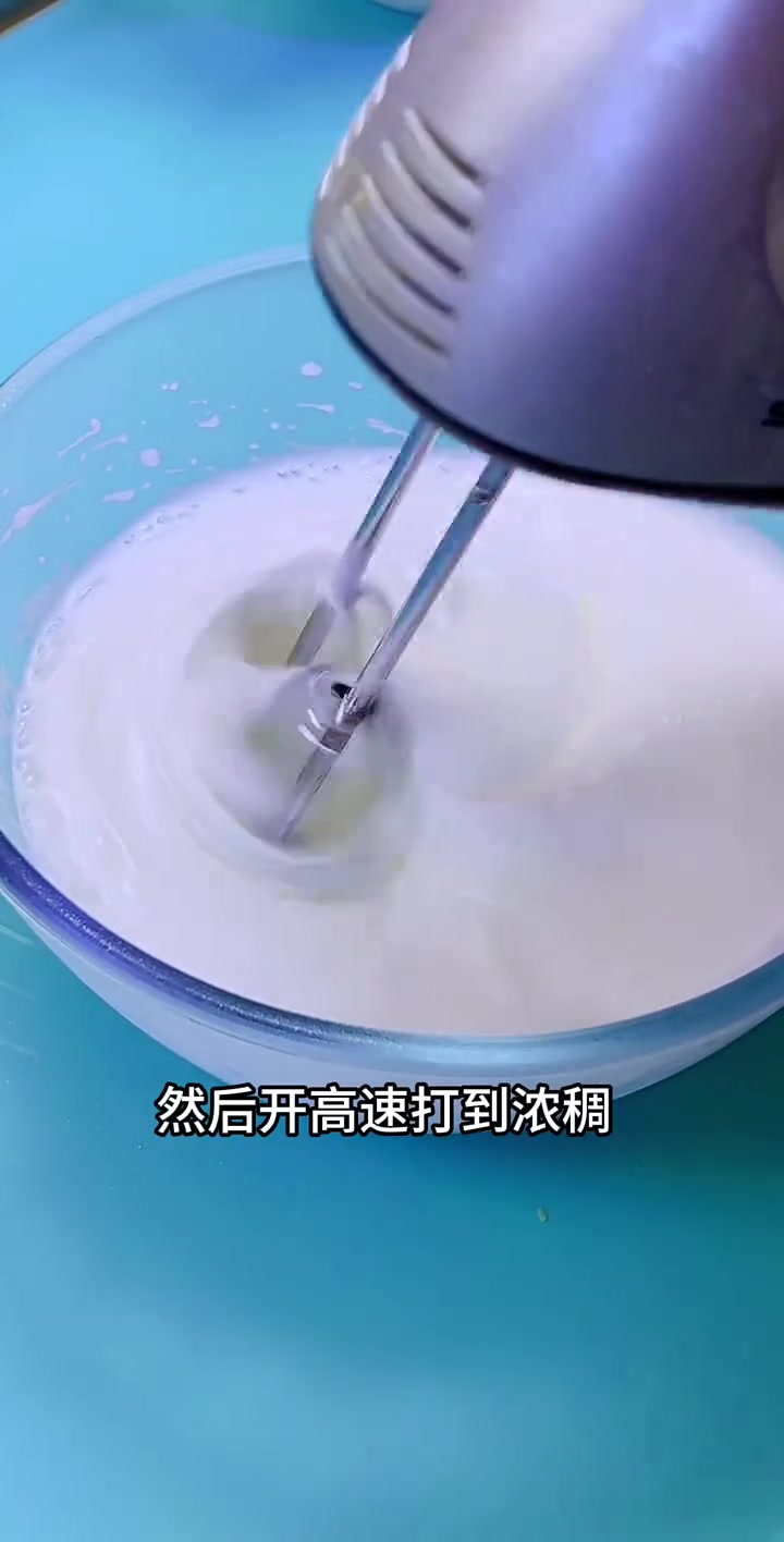 纸杯蛋糕太好吃了，这个配方不开裂，不塌陷，我都用两年了