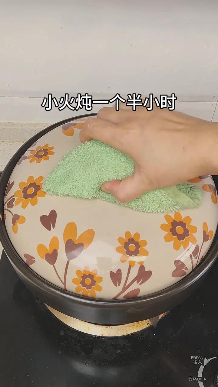 做个清炖牛腱子肉，即能大口吃肉，还有清甜的牛肉萝卜汤喝