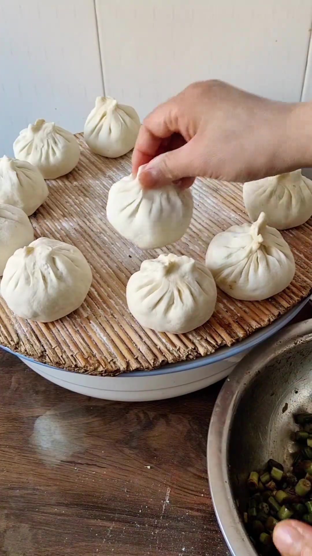 蒸的蒜苔肉包子超好吃!你家孩子爱吃吗?记录生活