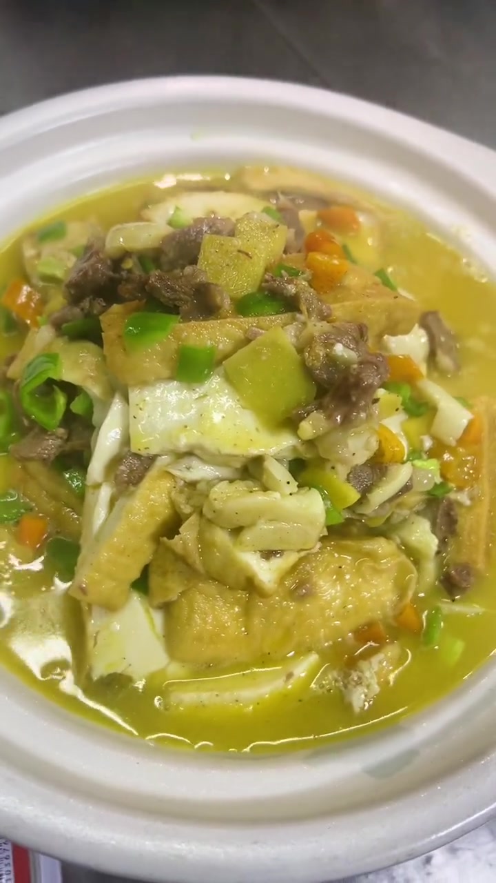 拆骨肉焖豆腐,汤汁泡饭超香,做菜超认真!