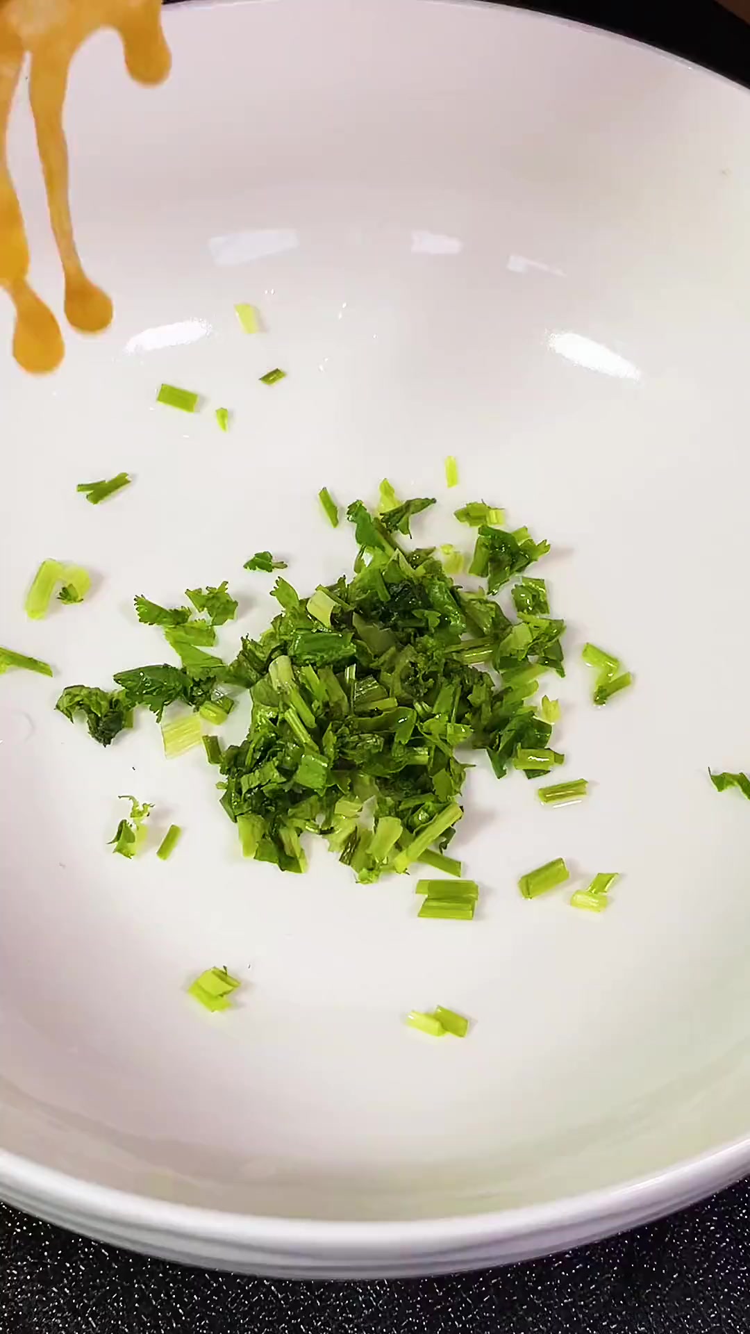 大鱼大肉吃腻了？来碗开胃解腻的西红柿鸡蛋汤！