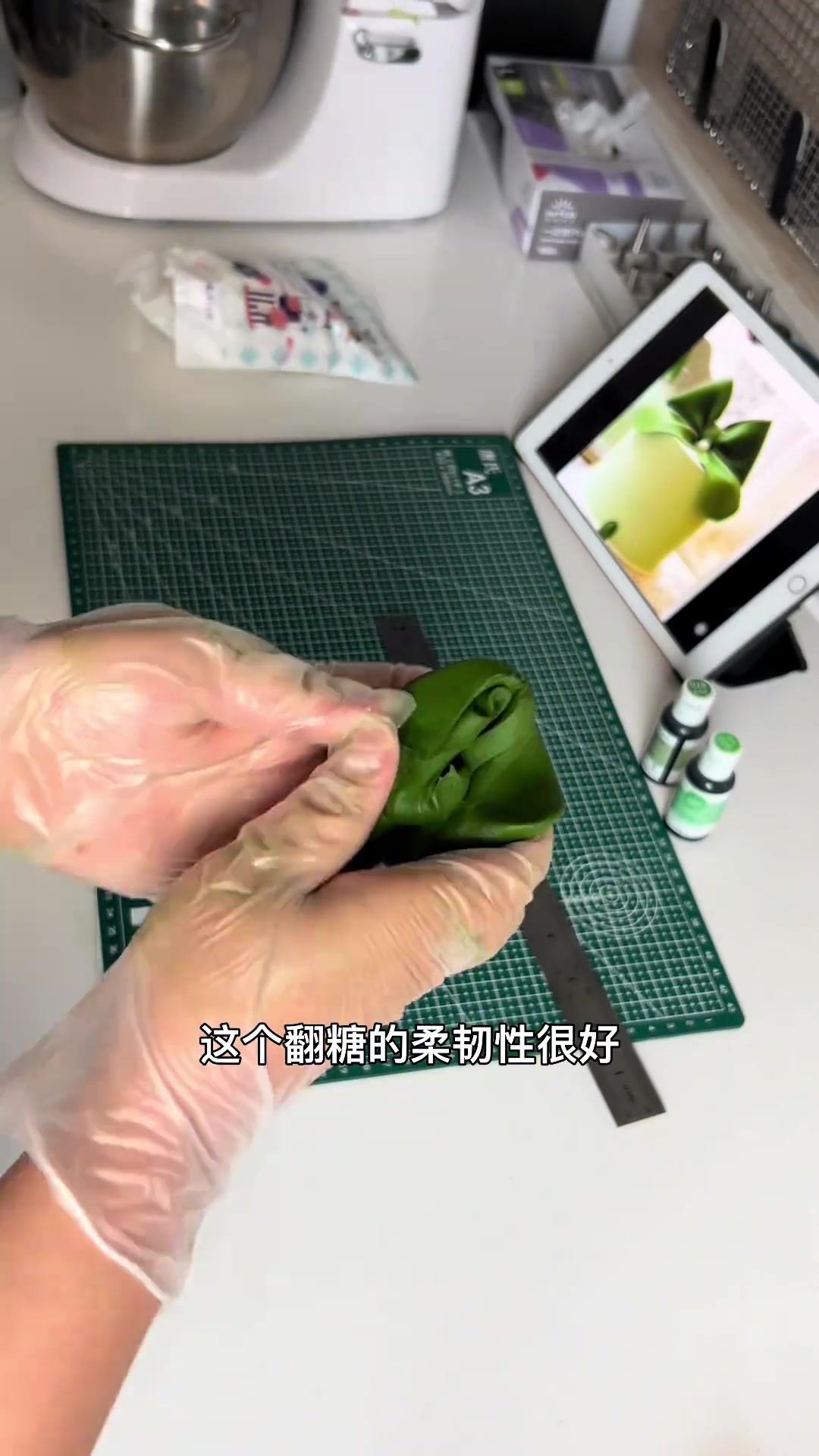 姐妹们,分享抹茶生日蛋糕及奶油做法,烘焙那些事儿