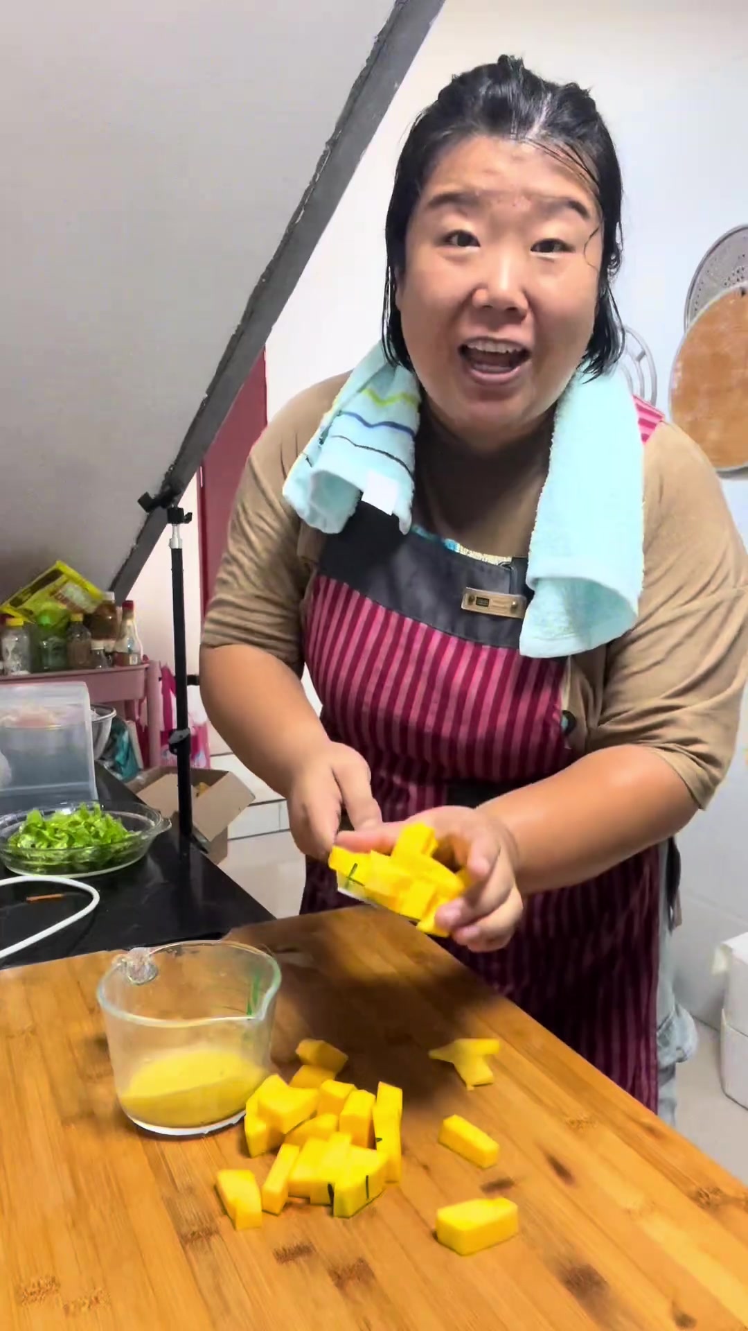 路边超火小吃烧饼夹菜，在家做更实惠！