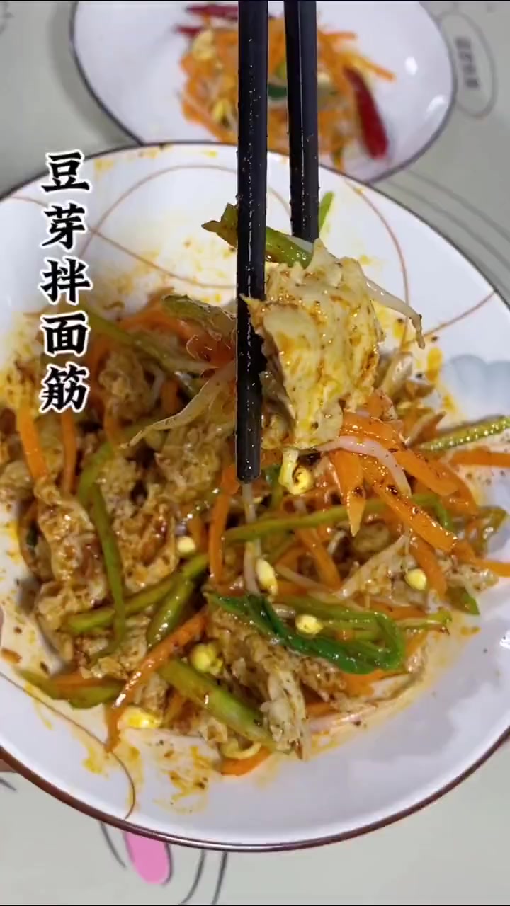 不想做饭，花三五分钟拌一份豆芽拌面筋，好吃没负担