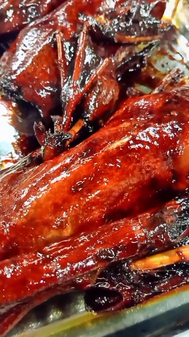杭帮菜大白餐饮团队,冷菜小妹卤鸭烧得不错