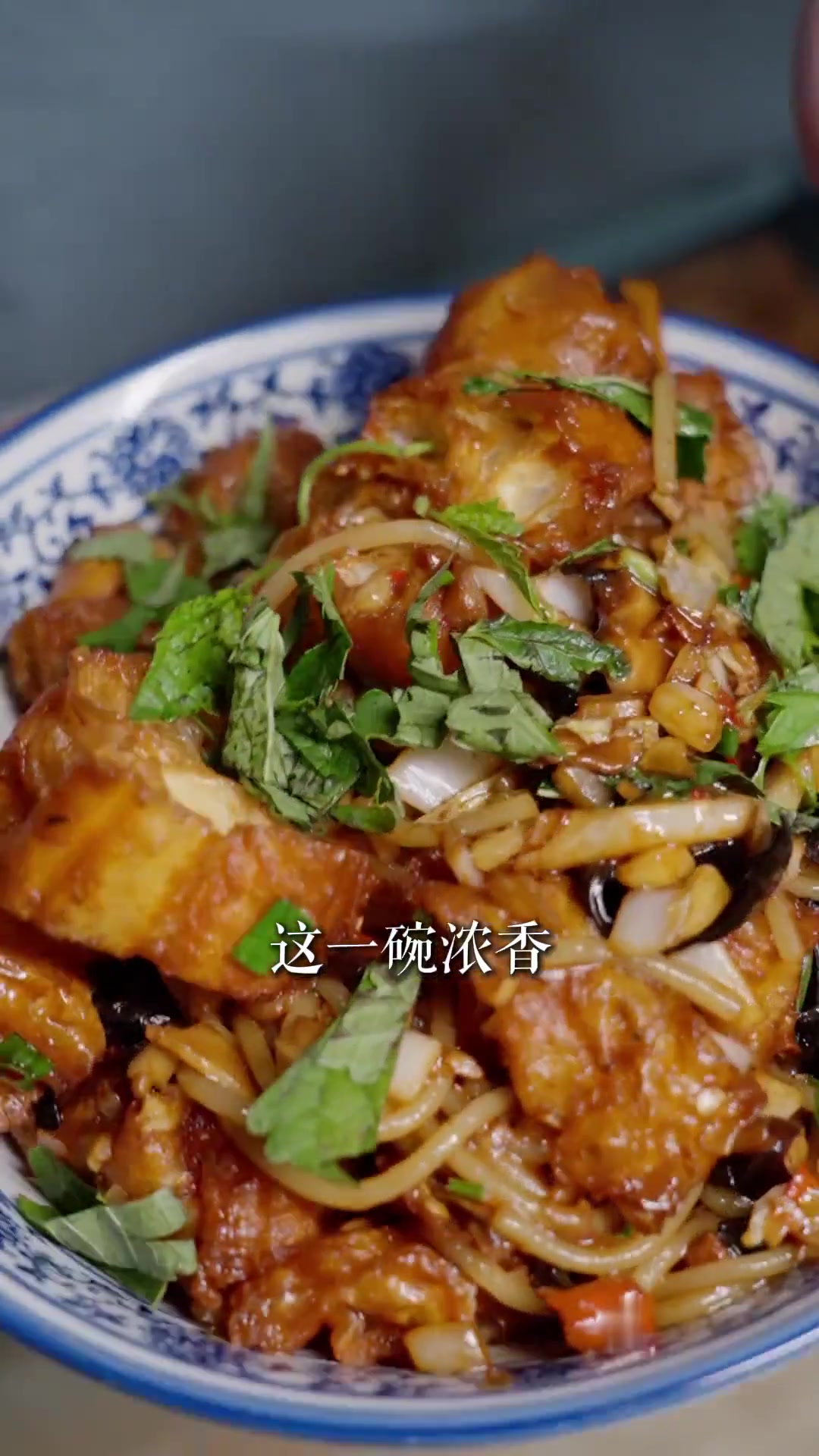 上饶特色美食薄荷炒粉,带来新奇味蕾体验!