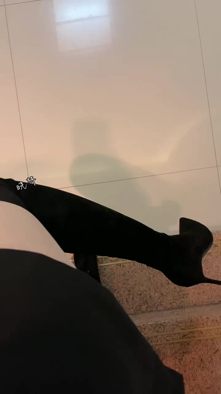 过膝长筒靴