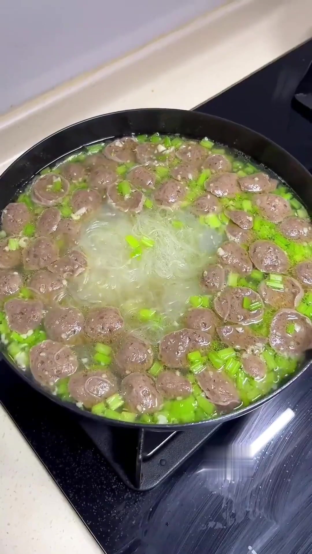 四川大叔牛肉丸粉丝汤超美味，一口爆汁