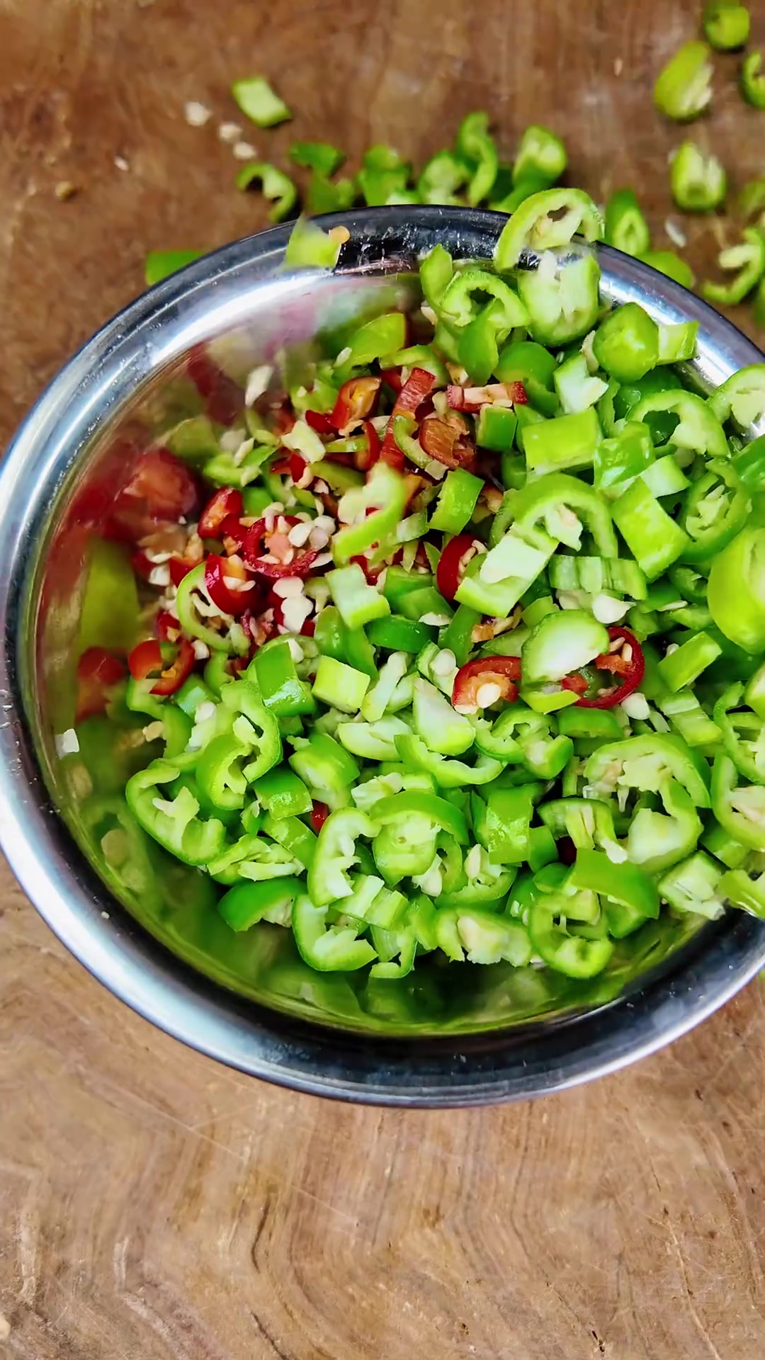 湖南家常菜苦瓜炒火焙鱼，苦爽与焦香碰撞！
