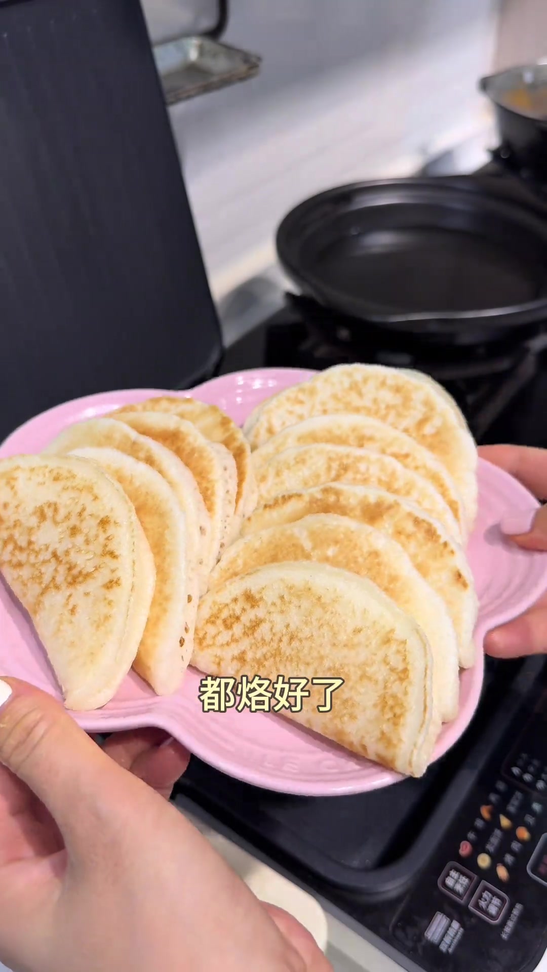 在家做美食,大米饼、豉汁排骨焗南瓜、紫菜蛋花汤