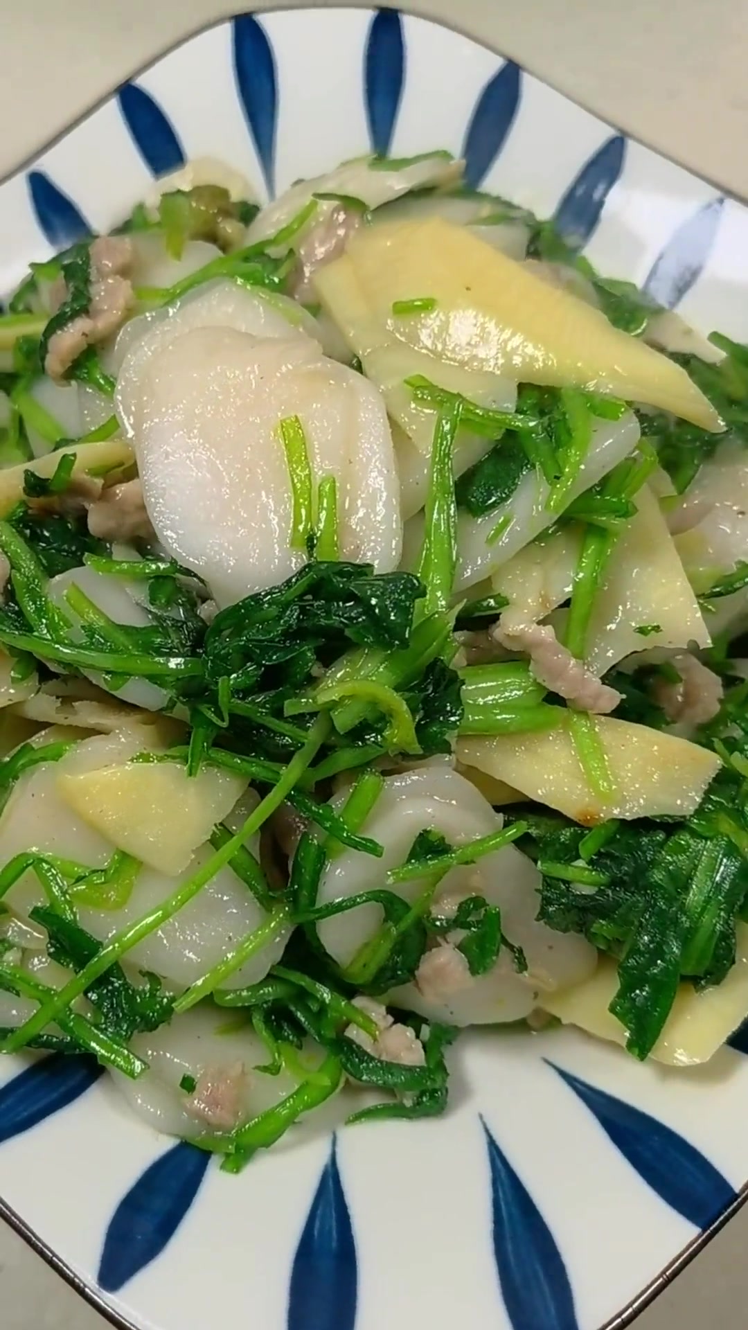荠菜冬笋炒年糕,又软又糯超好吃!