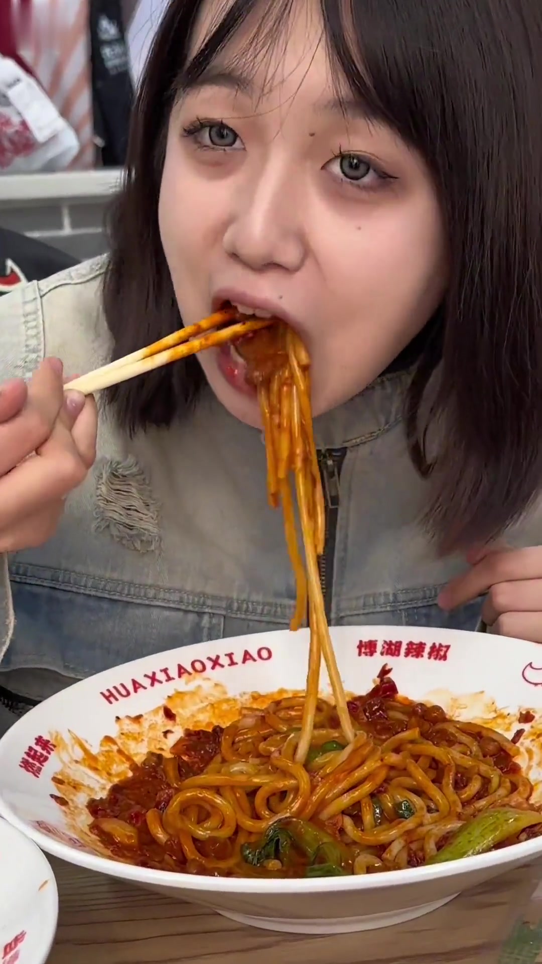 嗦粉快乐直击灵魂！挑战新疆炒米粉