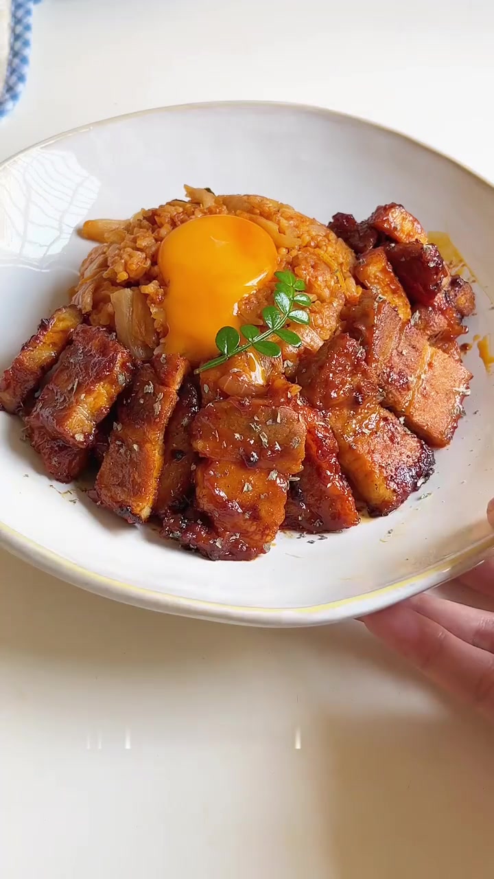 烤肉泡菜炒饭｜五花肉这样做也太好吃了～